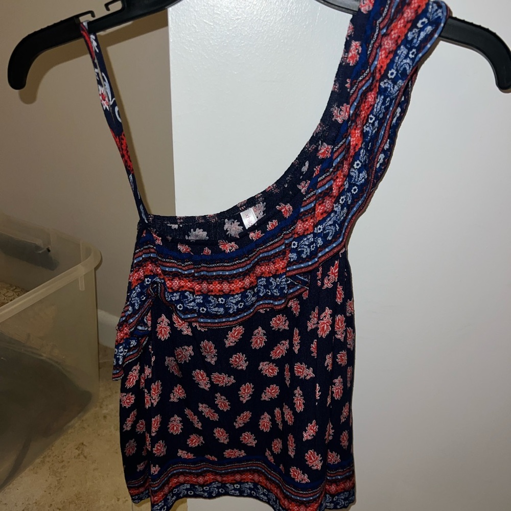 Xhilaration Asymmetrical Off Shoulder
Flowy Ruffle Floral Latinx Print top